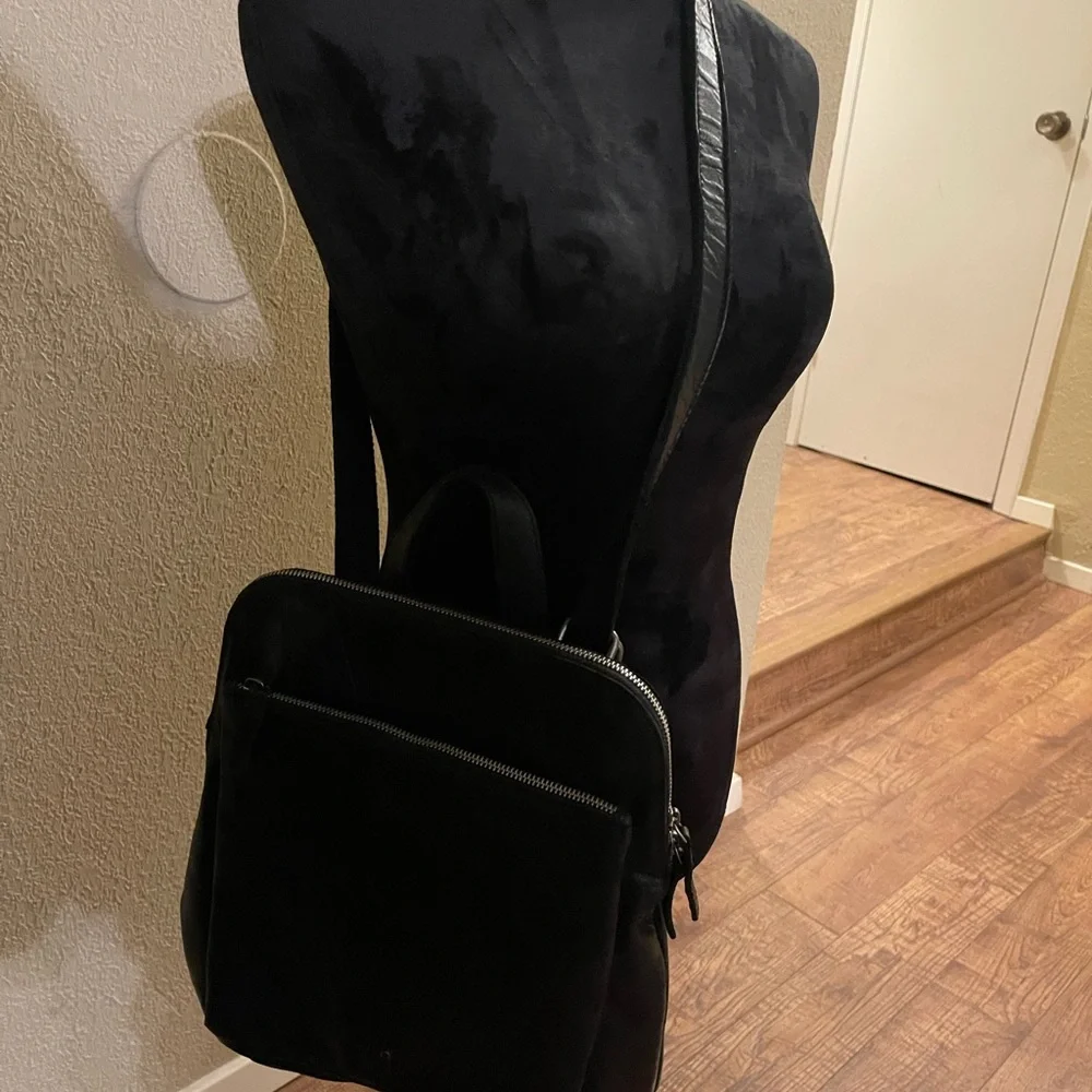 Wild West Los Angeles Black Leather Backpack - Picture 3 of 8